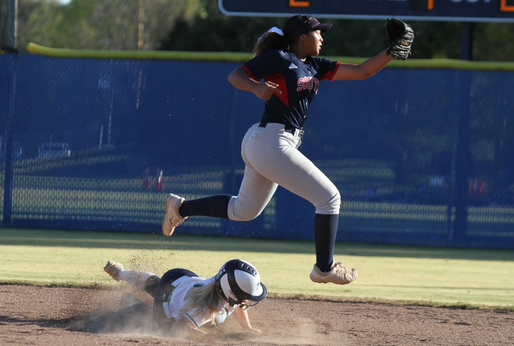 Class 4 District 3 Softball Semifinal - Marquette vs. Parkway South